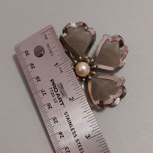 Vintage Signed BED Silver Tone Mesh Flower Brooch Pin - Picture 6 of 6